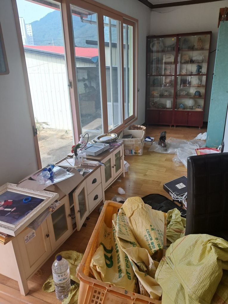 사천 삼천포 촌집 60평 유품정리, 이틀 만에 마무리 — 정리 전